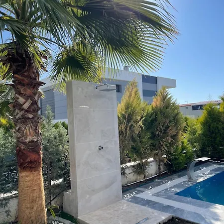 Appartement Roza - Private Pool & Garden In Kusadası