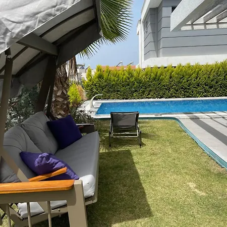 Roza - Private Pool & Garden In