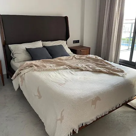 Appartement Roza - Private Pool & Garden In