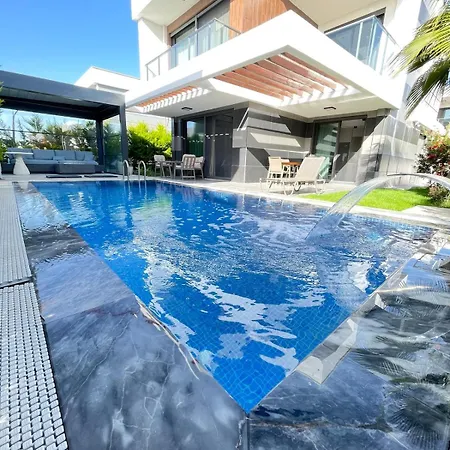 Roza - Private Pool & Garden In Appartement